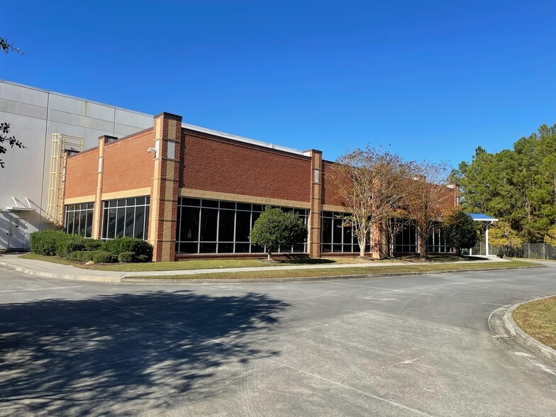 More Photos Of 50 Innovation Dr, Savannah Distribution For Lease