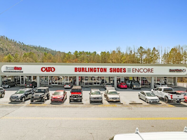 More Photos Of 152 Rick Ramsey St, Murphy Storefront For Lease