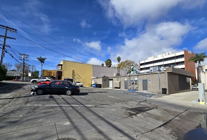 More Photos Of 14000 Ventura Blvd, Sherman Oaks Freestanding For Sale