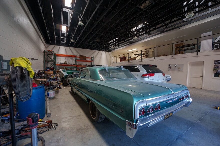 More Photos Of 221 Griffin St, Salinas Warehouse For Sale