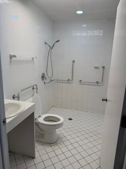 More Photos Of 35 Harbor Woods Cir, Safety Harbor Specialty For Sale