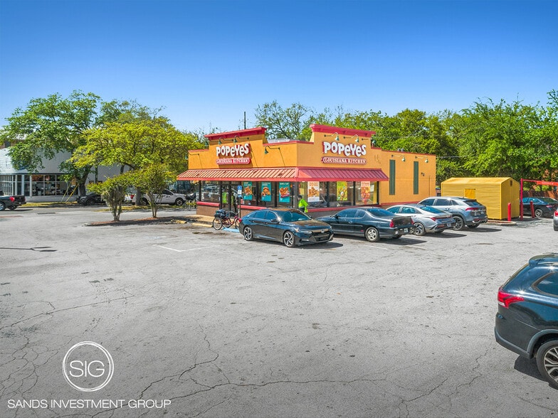 Primary Photo Of 1902 N Main St, Jacksonville Fast Food For Sale