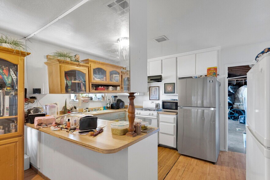 More Photos Of 14720 Main St, Hesperia Office For Sale