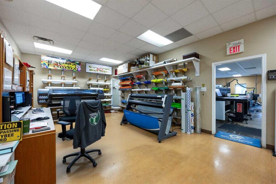 More Photos Of 195 Mackay Cres, Fort McMurray Warehouse For Sale