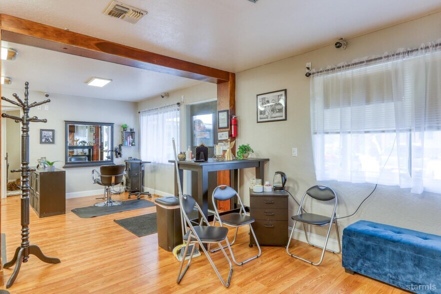 More Photos Of 3816 Pioneer Trl, South Lake Tahoe Office For Sale