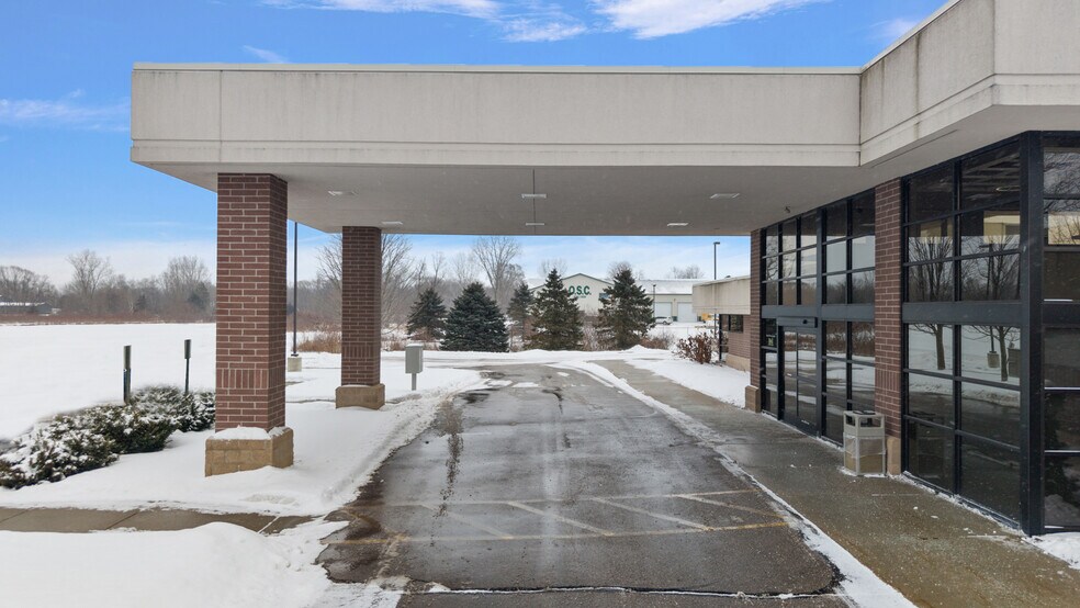 More Photos Of 1794 N Lapeer Rd, Lapeer Medical For Sale
