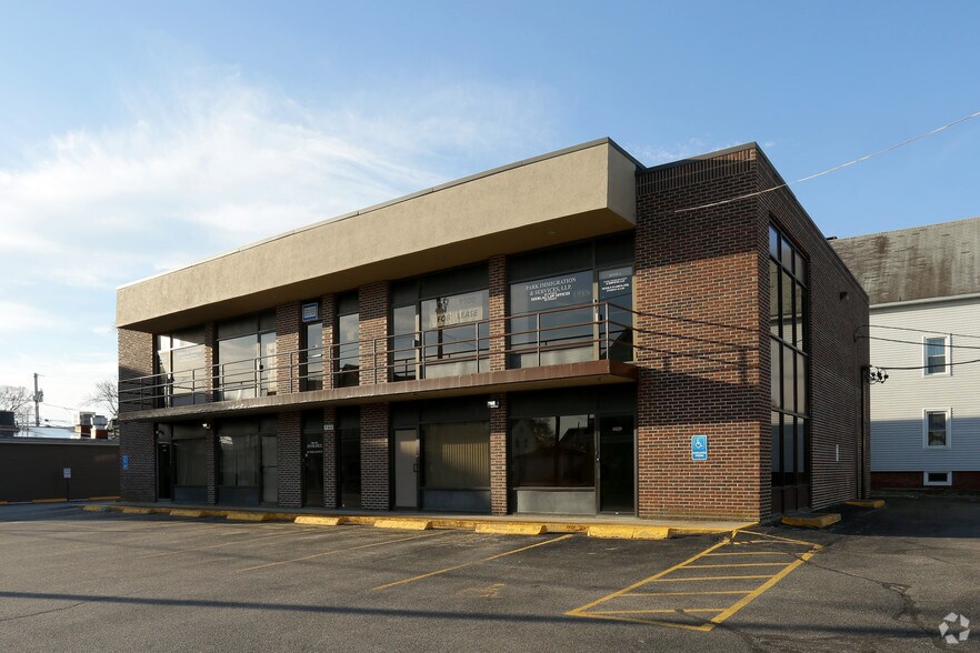 More Photos Of 744 Park Ave, Cranston Office For Lease