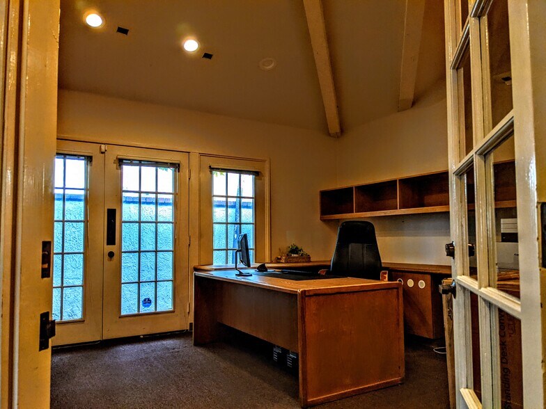 More Photos Of 3151 Airway Ave, Costa Mesa Medical For Lease