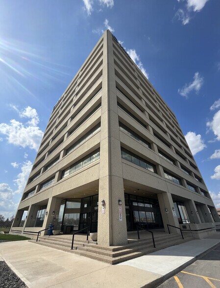 More Photos Of 1661 Portage Av, Winnipeg Office For Lease