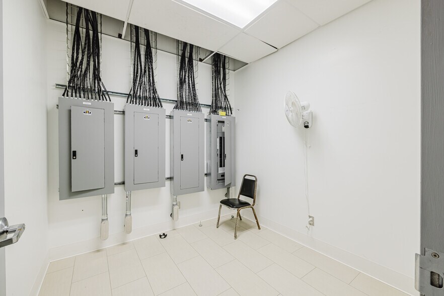 More Photos Of 1120 Hacienda Ranch Rd, Wells Truck Terminal For Lease