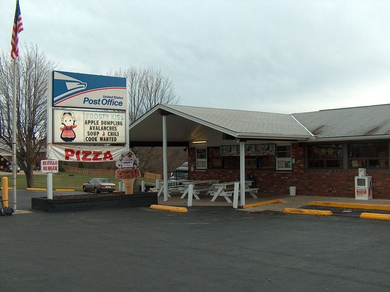 More Photos Of 1910 E National Pike, Scenery Hill Storefront Retail Office For Lease