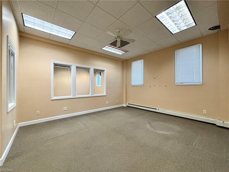 More Photos Of 3312 Lake Ave, Ashtabula Office For Sale