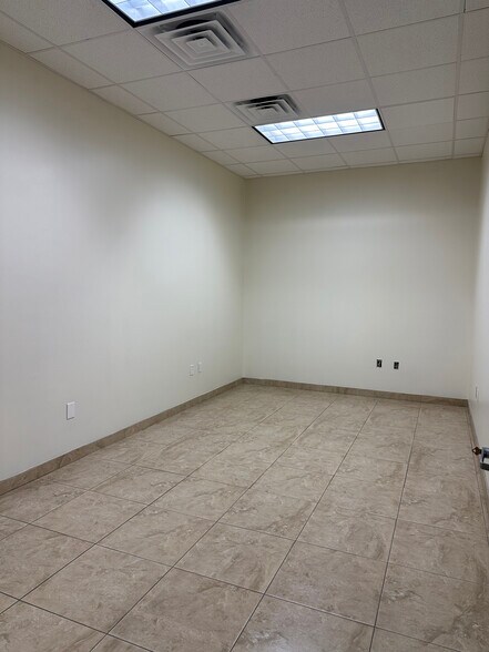 More Photos Of 1317 E Jasmine Ave, McAllen Light Distribution For Lease