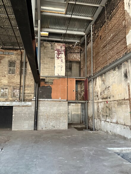 More Photos Of 1609 7th Ave, Ybor City Bar For Lease