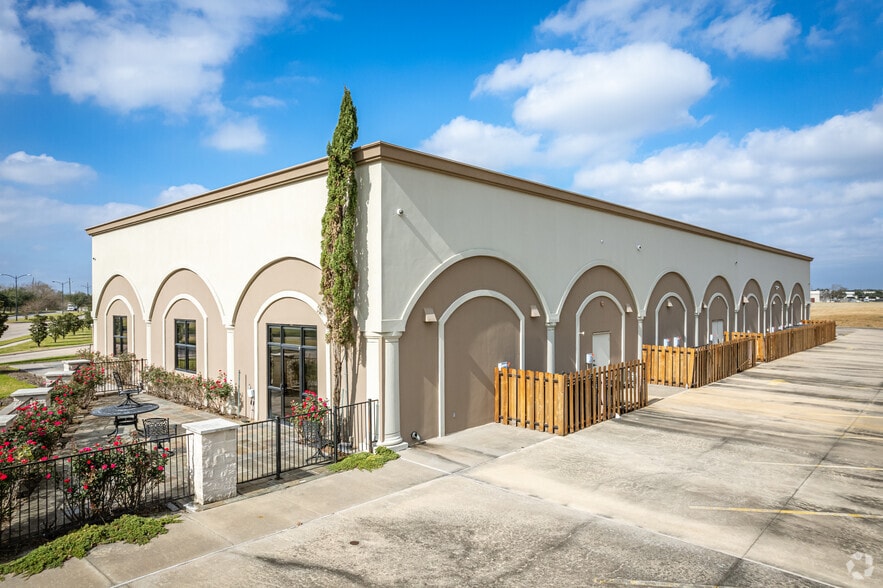 More Photos Of 11150 Cash Rd, Stafford Office For Lease