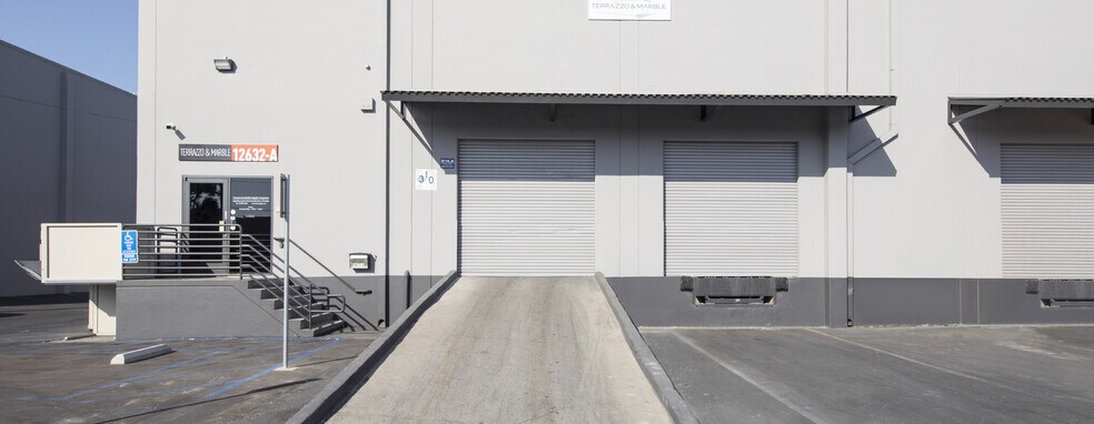 More Photos Of 12632-12642 Monarch St, Garden Grove Warehouse For Lease