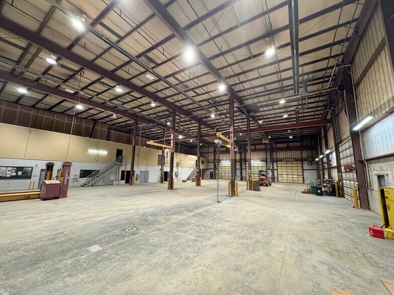 More Photos Of 2702 W Valley Hwy, Auburn Warehouse For Lease