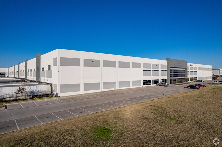 Primary Photo Of 2700 Market St, Irving Distribution For Lease