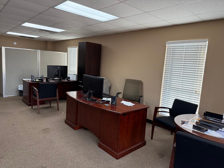 More Photos Of 5674 Cleaves Dr, Arlington Office For Lease