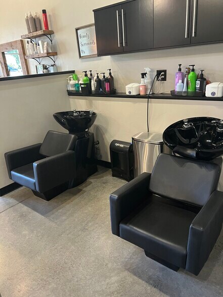 More Photos Of 111 Plank Rd, Kaukauna Storefront For Sale