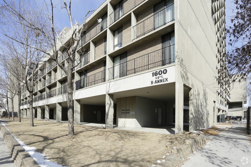 More Photos Of 1524 6th St, Minneapolis Apartments For Lease