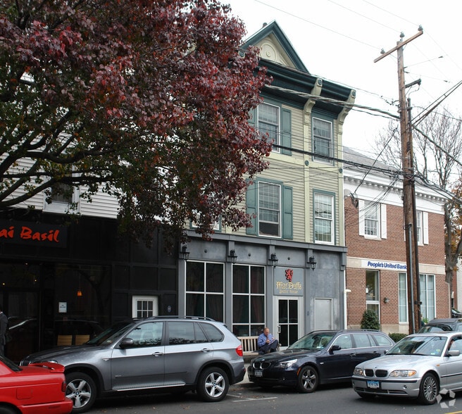 More Photos Of 99 Railroad Ave, Greenwich Storefront Retail Residential For Lease