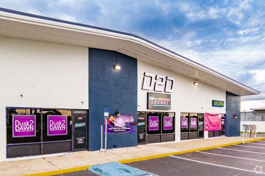 More Photos Of 3899 Ulmerton Rd, Clearwater Restaurant For Lease