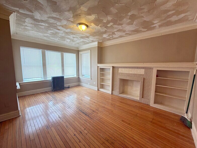 More Photos Of 11031 S Vernon Ave, Chicago Multifamily For Sale