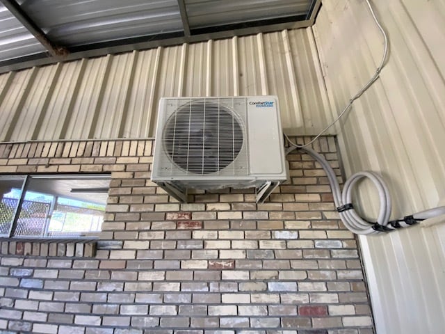 More Photos Of 1501 Dupont, Orange Warehouse For Sale