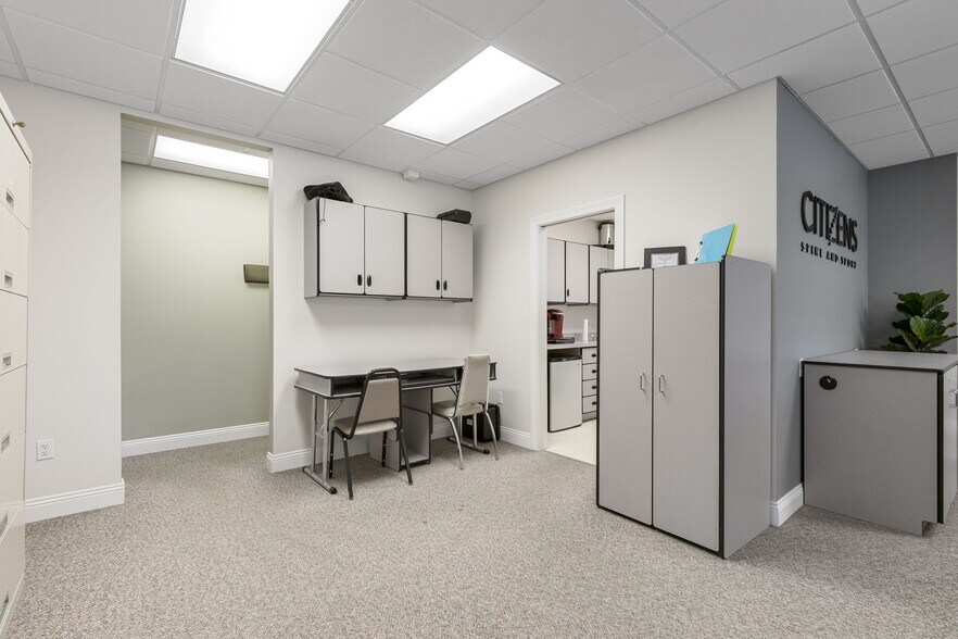 More Photos Of 160 Westmount Dr, Farmington Office For Sale