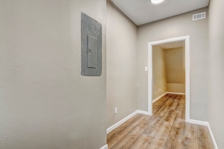 More Photos Of 3350 Mcfaddin Ave, Beaumont Apartments For Lease