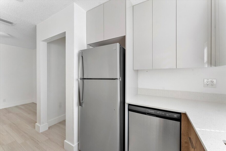 More Photos Of 1100 SW 4th Ave, Delray Beach Apartments For Sale