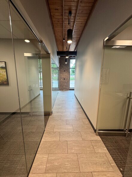 More Photos Of 222 E Park St, Edwardsville Office For Lease