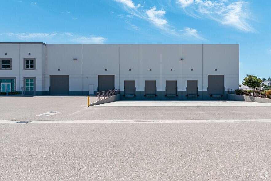More Photos Of 1401 W Fairway Dr, Santa Maria Warehouse For Sale