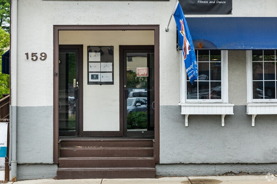 More Photos Of 151-159 Linden St, Wellesley Office For Lease