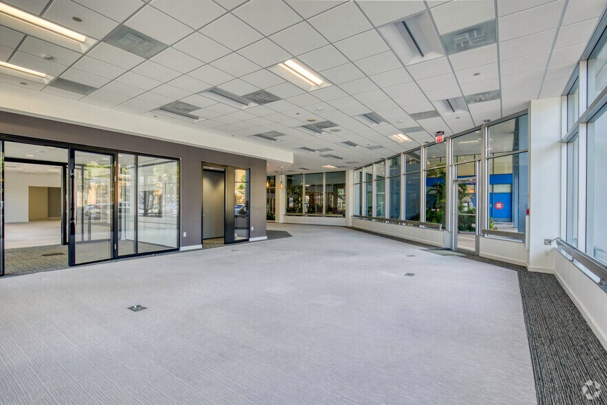 More Photos Of 501 E Kennedy Blvd, Tampa Office For Lease