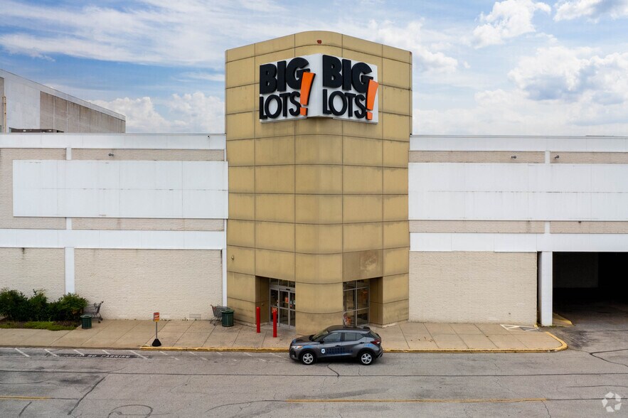 More Photos Of 130-170 W Ridgely Rd, Lutherville General Retail For Lease