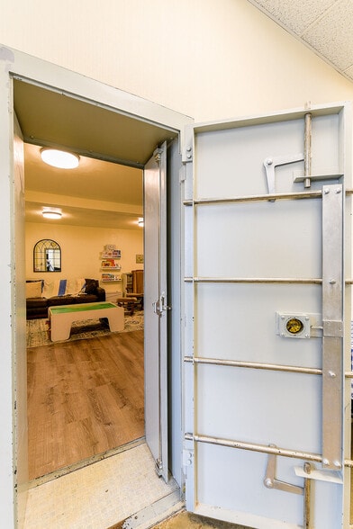 More Photos Of 424 S Main St, Troy Bank For Sale