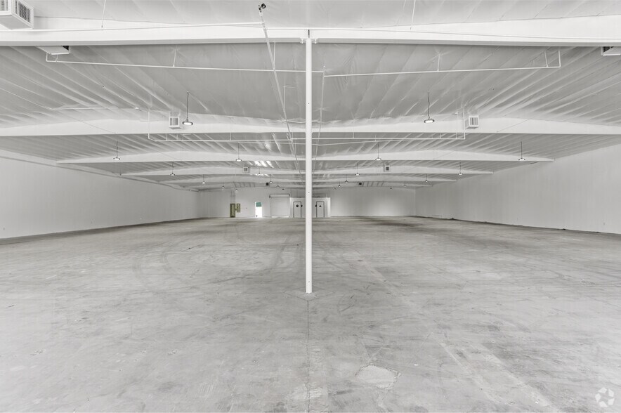 More Photos Of 422 S Azusa Ave, Azusa Unknown For Lease