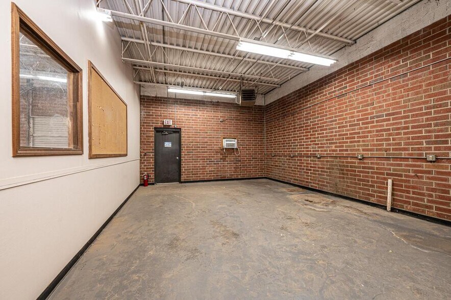 More Photos Of 1120 1st St W, Conover Distribution For Lease