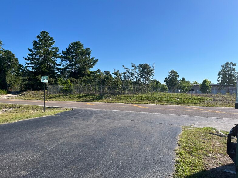 More Photos Of 16645 US Highway 19, Hudson Showroom For Sale