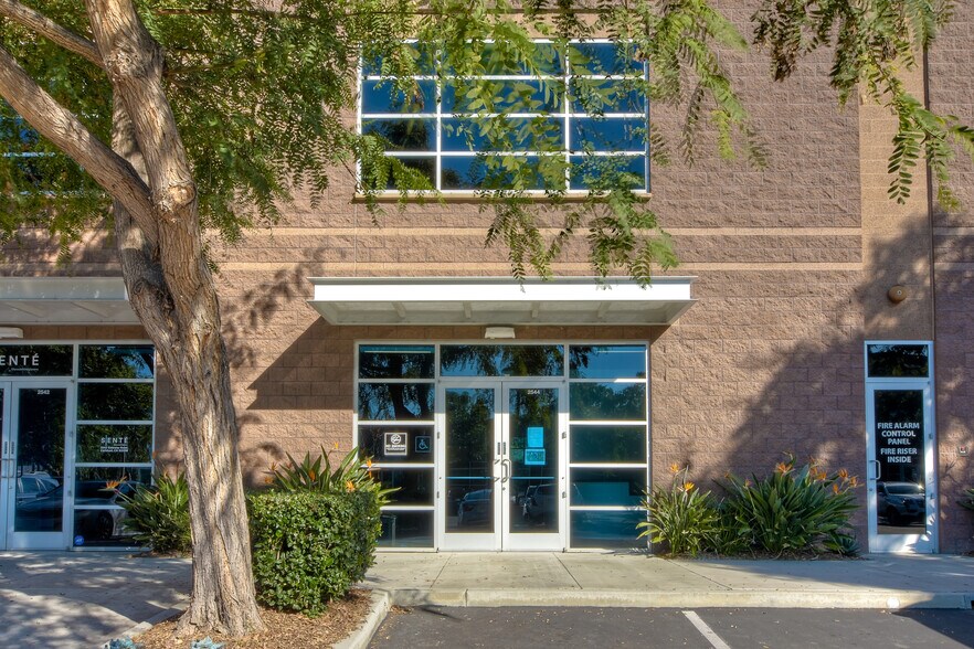 More Photos Of 2540-2546 Gateway Rd, Carlsbad Unknown For Lease