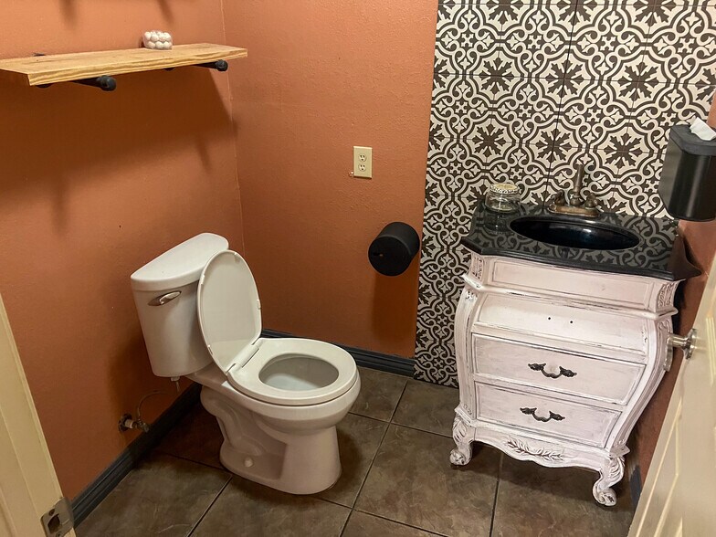 More Photos Of 17246 MS-26, Lucedale Flex For Lease