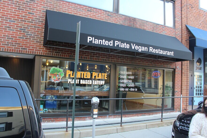 More Photos Of 15 Spring St, Princeton General Retail For Lease