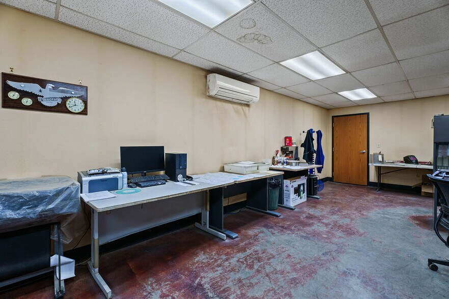 More Photos Of 3917 Clovis Rd, Lubbock Warehouse For Lease