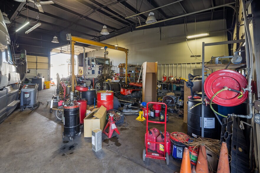 More Photos Of 5225 Sheridan Blvd, Arvada Warehouse For Sale