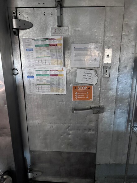 More Photos Of 379 S Lovekin Blvd, Blythe Fast Food For Sale