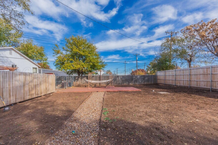 More Photos Of 907 S Madison St, Amarillo Storefront Retail Residential For Sale