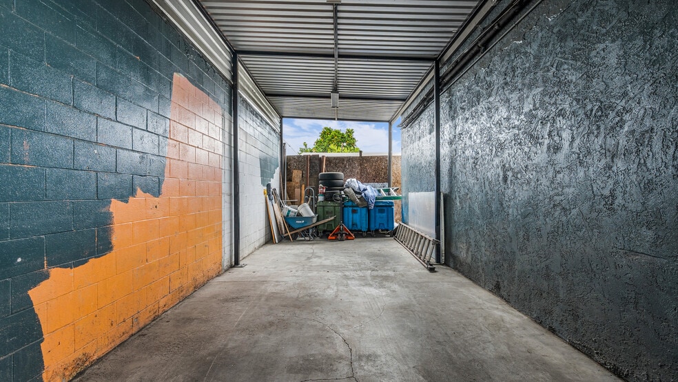 More Photos Of 909 53rd Ave, Oakland Warehouse For Sale