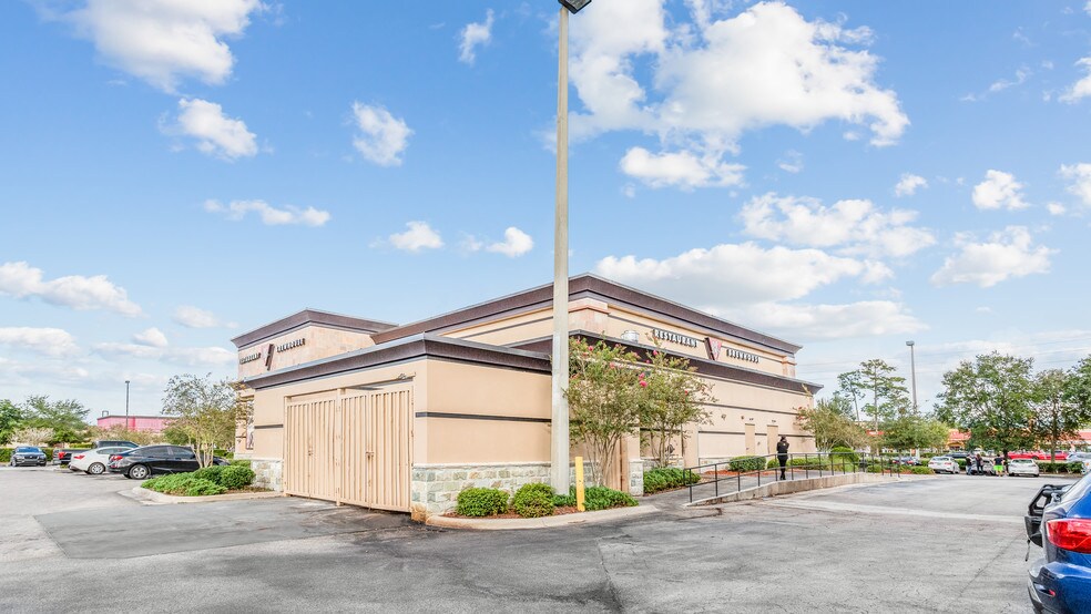 More Photos Of 2514 W International Speedway Blvd, Daytona Beach Restaurant For Sale